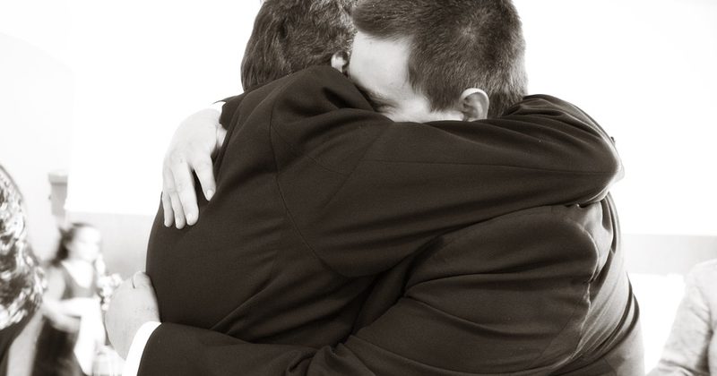 14972841196265 800x420 1484755322 He Hugged The Wrong Person, But It Turned Out To Be The Best Thing For Everyone