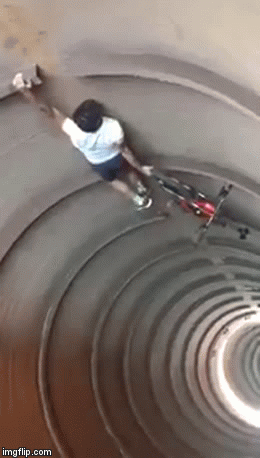 14997897116565 1jut23 Holding on for dear life!
