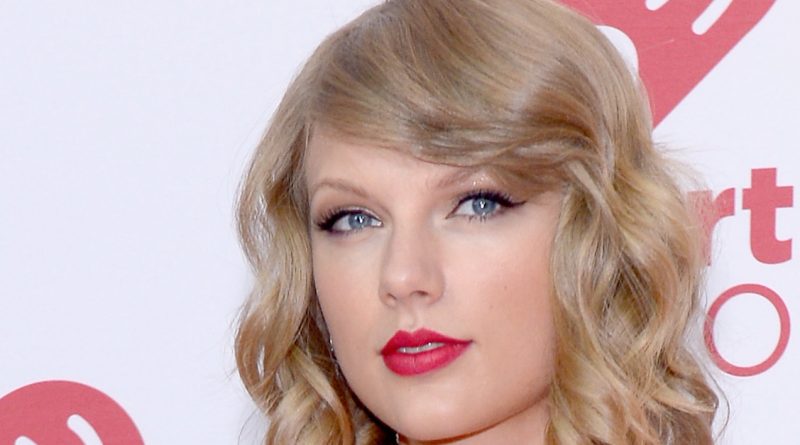 15058376975028 facebook social promotion 6329 1424814465 16 How Much Do You Actually Have In Common With Taylor Swift?