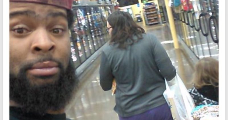 15105897194646 800x420 1492613434 He Heard A Woman Crying At The Store. Then He Told Her Something So Amazing.