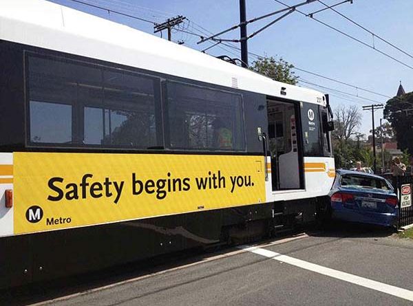 15146504786246 ironic photos9 Here Are The 19 Most Coincidental Things Ever Photographed. #5 Is Hilarious But #11... SIGH.