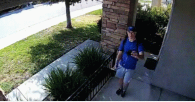 15189704869869 ipngr1tr6p Good Kid Spots Neighbor's Dropped Wallet