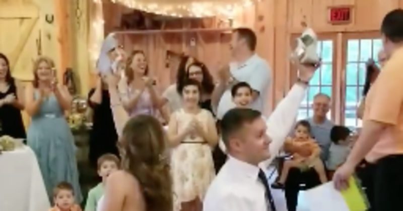 1520093682220 800x420 1498754438 The Reason Why This Couple Is Holding Shoes In The Air At Their Wedding Is Too Funny