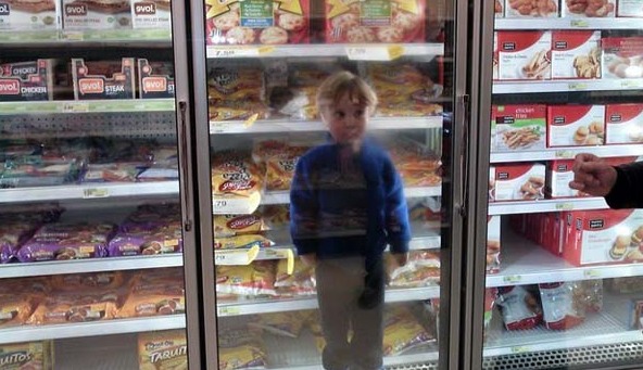15216488811714 shoppingkid.jpeg This Is What Happens When You Force Your Kids To Go Shopping With You. #7 Is DONE... LOL.