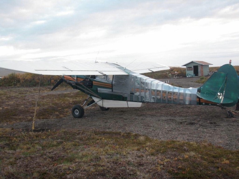 9f8676fb36a78c5bc5e64f3a84ac8f5f What This Pilot Did After A Hungry Bear Ripped His Plane To Pieces Is Pure Genius. And Frightening. What the pilot did next was ingenious. He used his radio to contact another pilot to bring him 2 new tires, 3 cases of duct tape, and some sheet plastic.