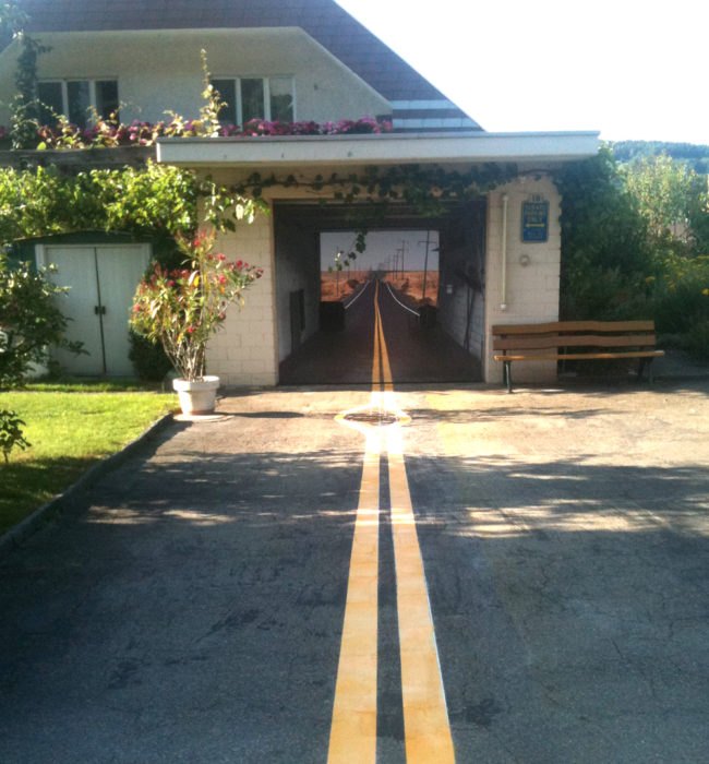 d79bdbd618be8cca5a5adb3198085b8d 15 Garage Doors That'll Make You Want To Leave The House Way More Often