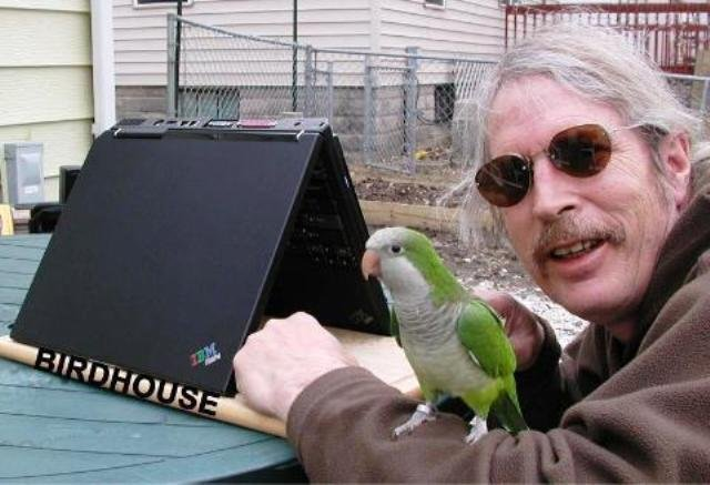 15620840627045 other use laptop 09 Here Are 12 Ridiculous Yet Absurdly Useful Ways To Use Your Laptop After It Dies. Genius!